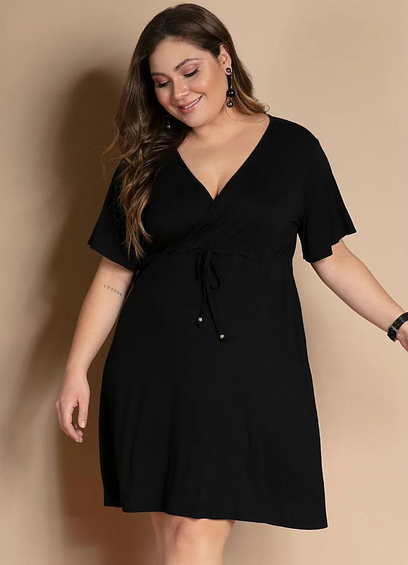 Vestido Curto Preto com Decote Transpassado